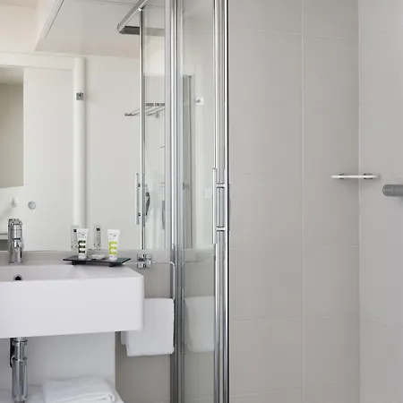 Mercure Paris 4*