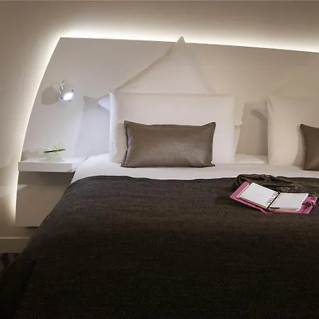 Отель Mercure Paris