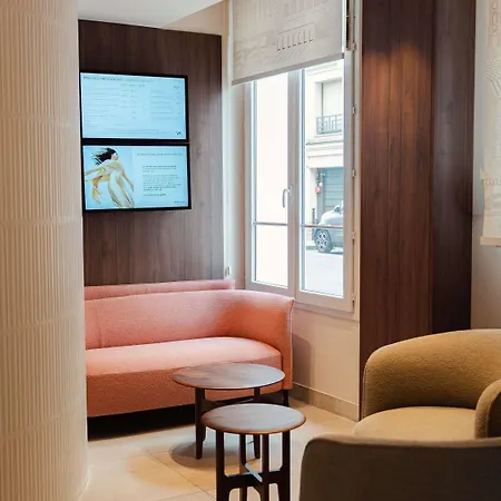 Отель Mercure Paris