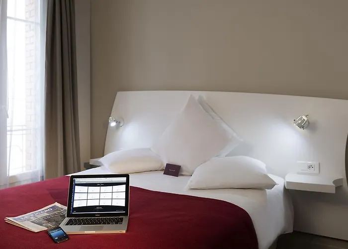 Mercure Paris 4*